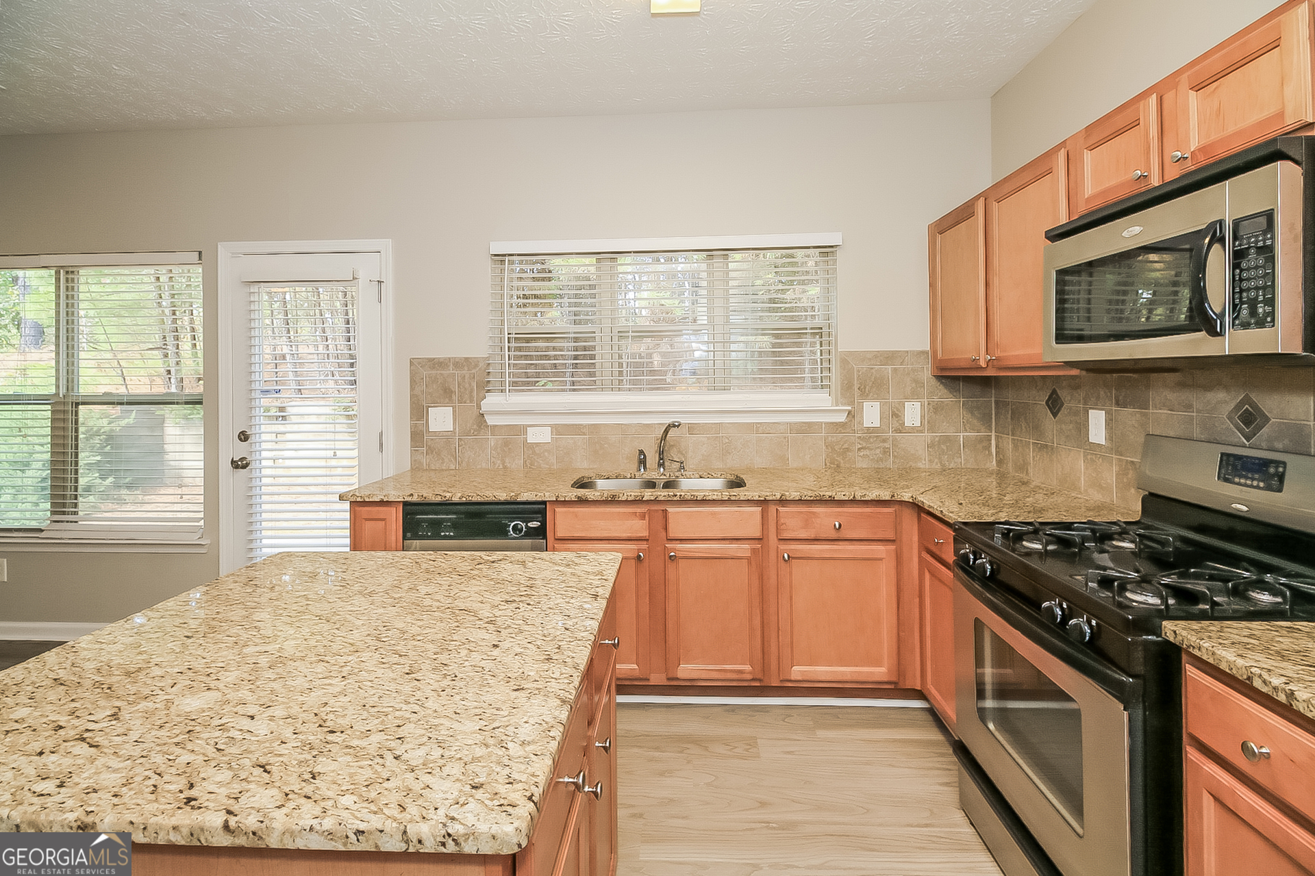 4957 Rapahoe Trail Atlanta, GA 30349 - Photo 6 of 17