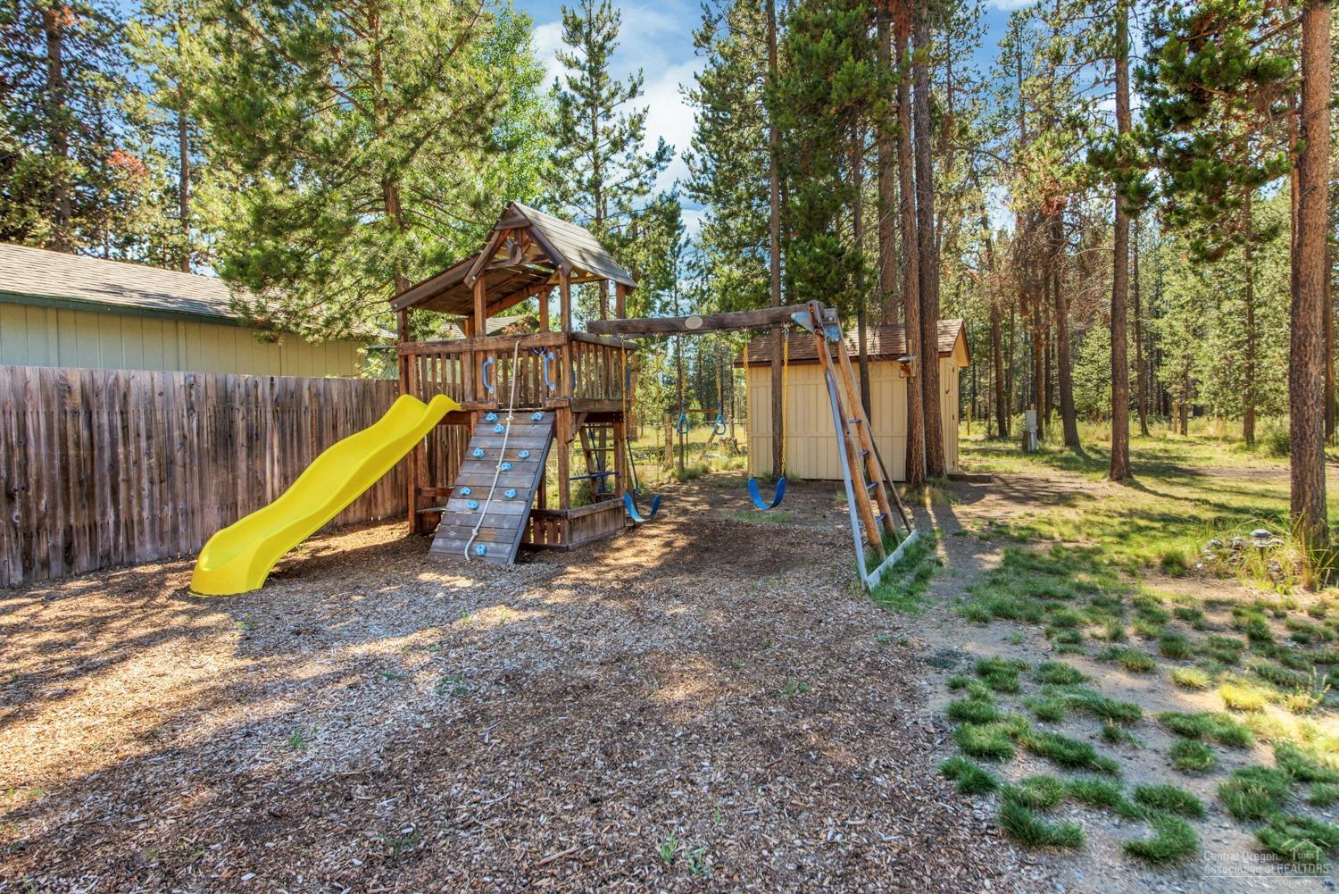 55613 Swan Road Bend, OR 97707 - Photo 18 of 25 Gallery Image 18