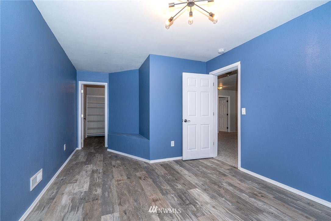 222 Crego Ridge Road Chehalis, WA 98532 - Photo 38 of 40 a view of an empty room with closet and a window