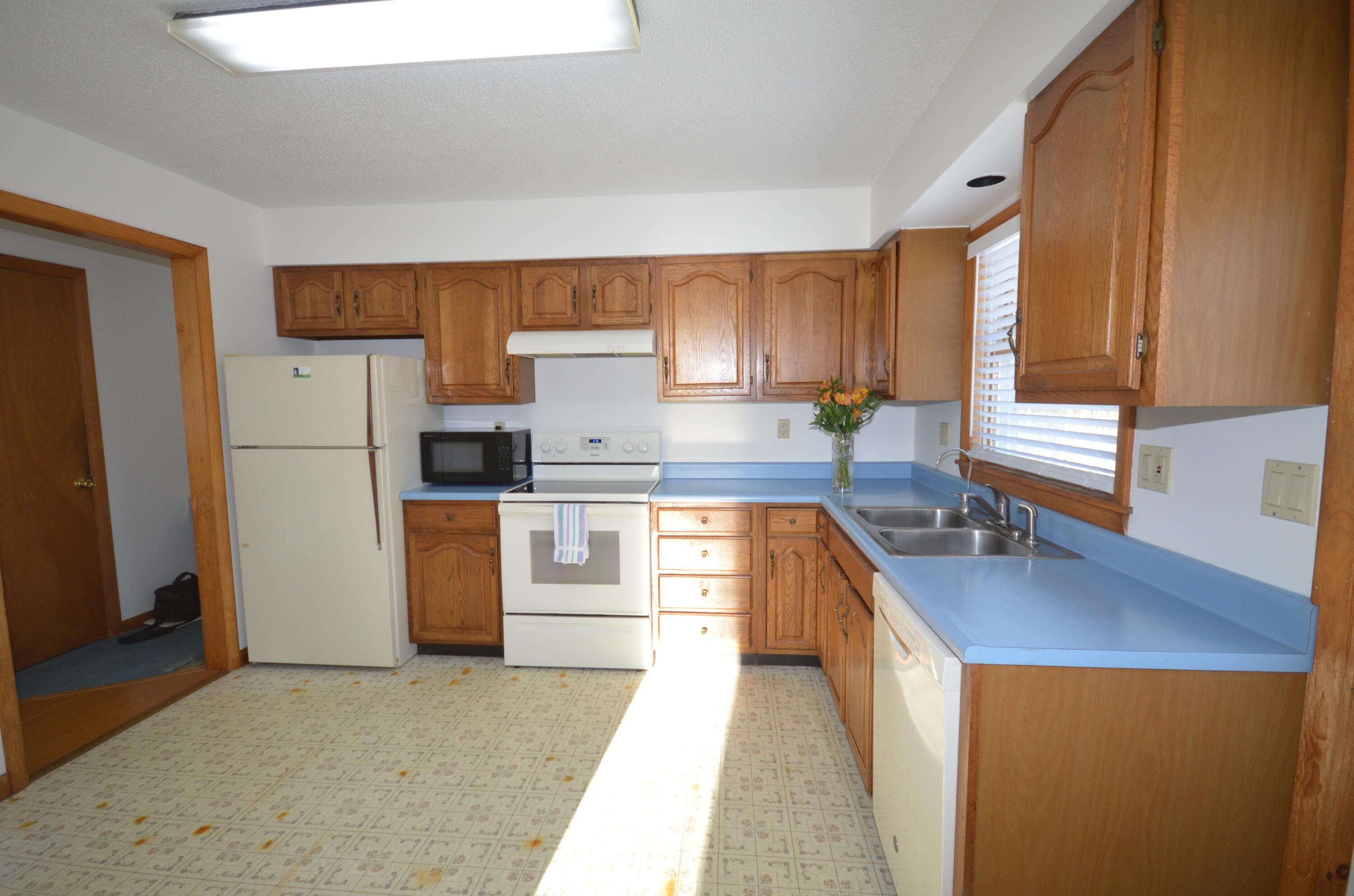 510 Darling Road Hudson, ME 04449 - Photo 12 of 42 DSC_0033