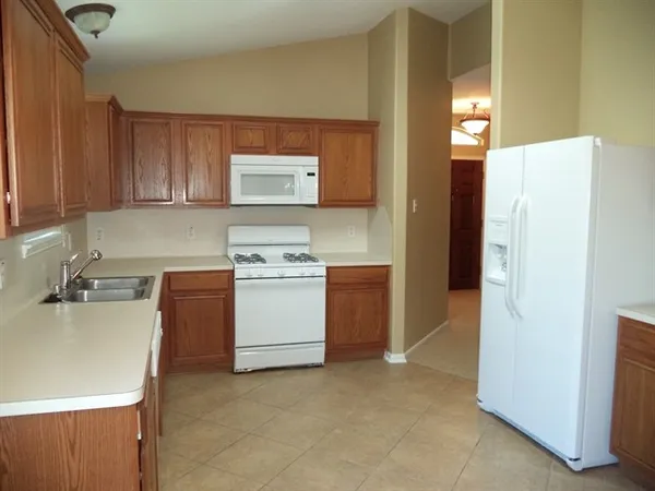 $2,135 | 2903 Windy Hollow Lane, League City, TX 77539