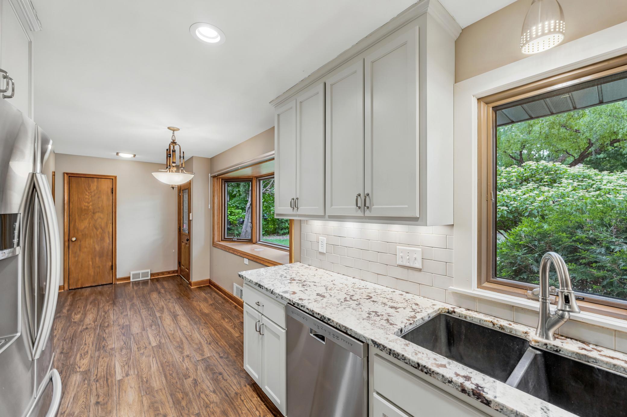 14137 Glenridge Road Minnetonka, MN 55345 - Photo 15 of 52