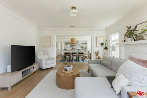 $649,000 | 1640 South Gramercy Place, Los Angeles, CA 90019