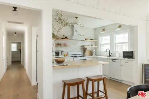 $649,000 | 1640 South Gramercy Place, Los Angeles, CA 90019