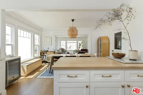 $649,000 | 1640 South Gramercy Place, Los Angeles, CA 90019