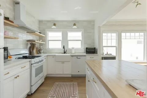 $649,000 | 1640 South Gramercy Place, Los Angeles, CA 90019