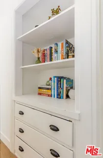 $649,000 | 1640 South Gramercy Place, Los Angeles, CA 90019