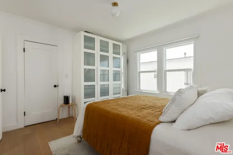 $649,000 | 1640 South Gramercy Place, Los Angeles, CA 90019