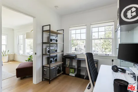 $649,000 | 1640 South Gramercy Place, Los Angeles, CA 90019