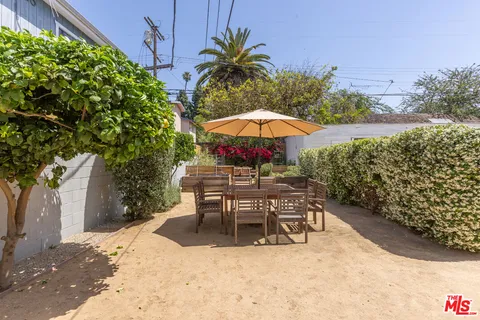 $649,000 | 1640 South Gramercy Place, Los Angeles, CA 90019