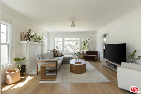 $649,000 | 1640 South Gramercy Place, Los Angeles, CA 90019