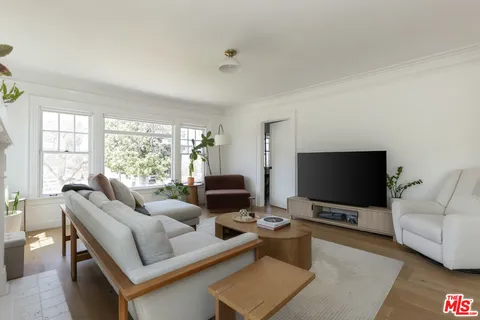 $649,000 | 1640 South Gramercy Place, Los Angeles, CA 90019