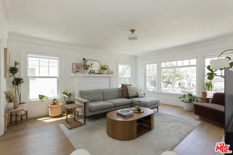 $649,000 | 1640 South Gramercy Place, Los Angeles, CA 90019