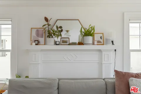 $649,000 | 1640 South Gramercy Place, Los Angeles, CA 90019