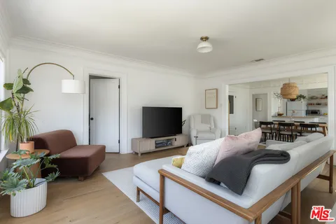 $649,000 | 1640 South Gramercy Place, Los Angeles, CA 90019