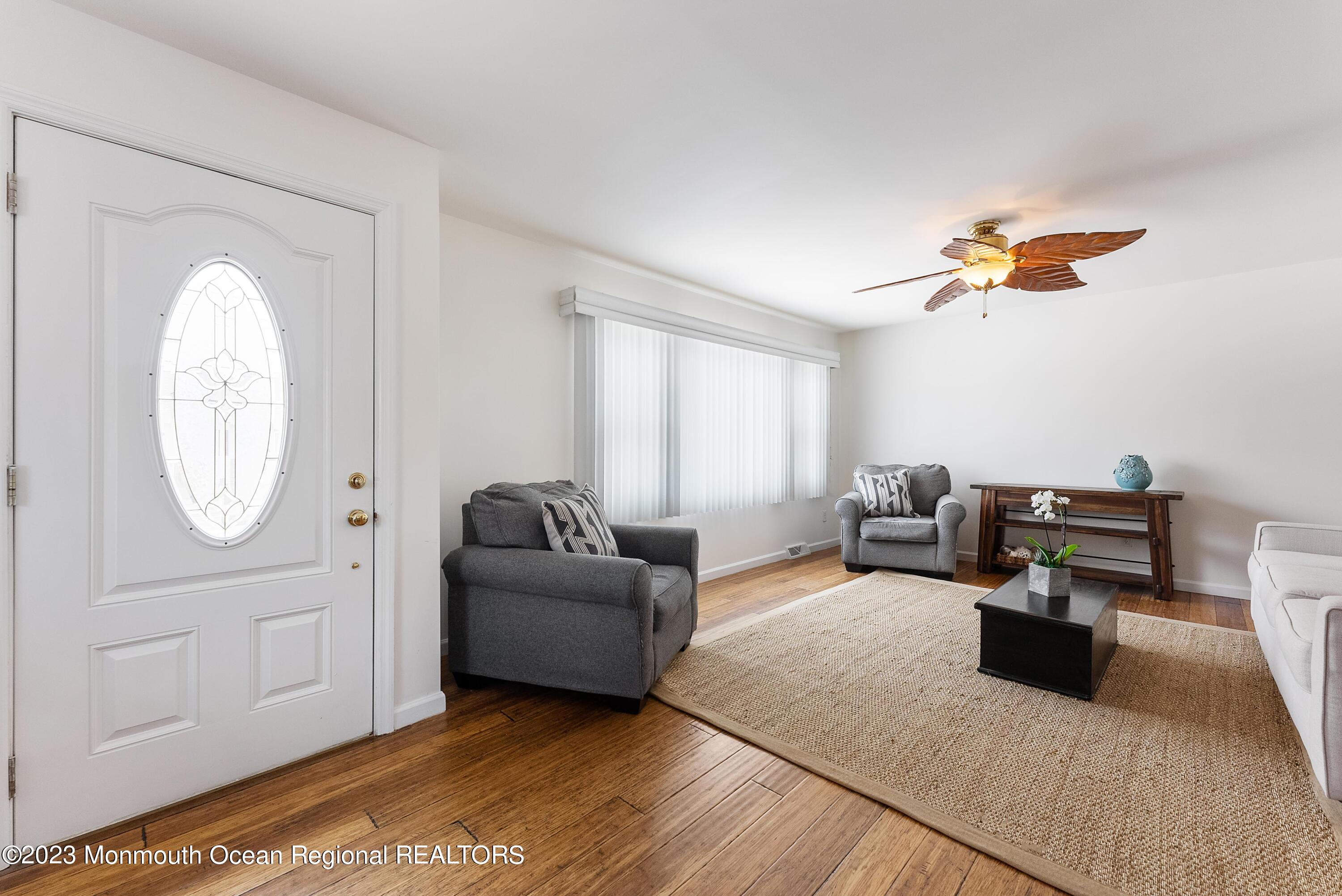 16 Brookfield Drive Brick, NJ 08723 - Photo 6 of 37 a living room with furniture