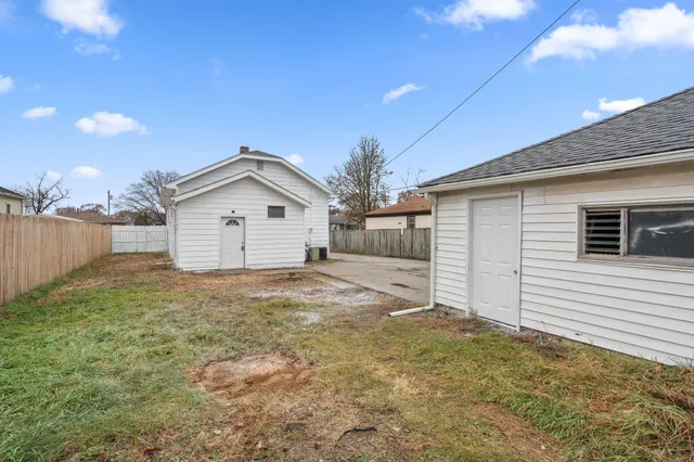 a view of backyard of house