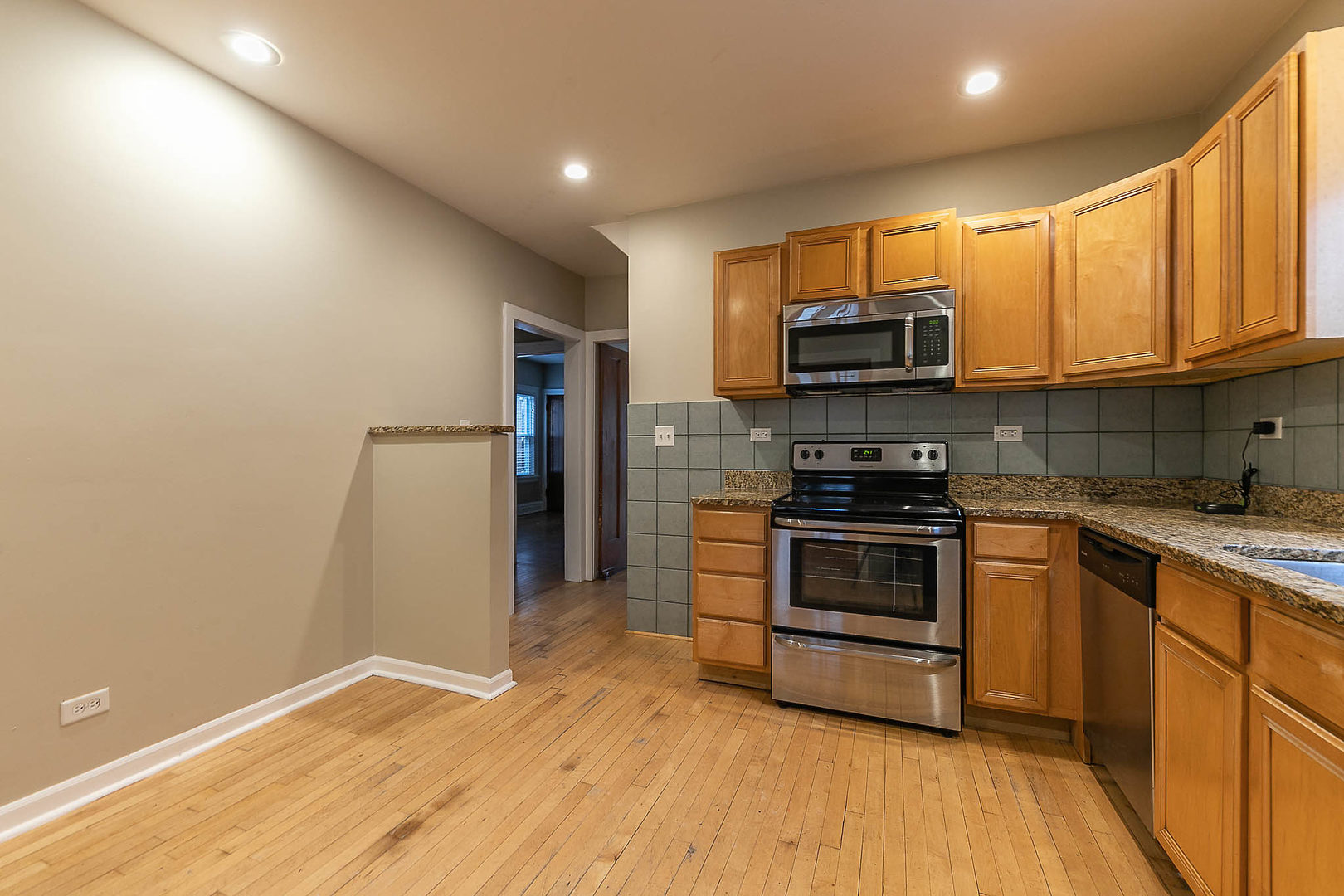 3128 North Linder Avenue Chicago, IL 60641 - Photo 12 of 37