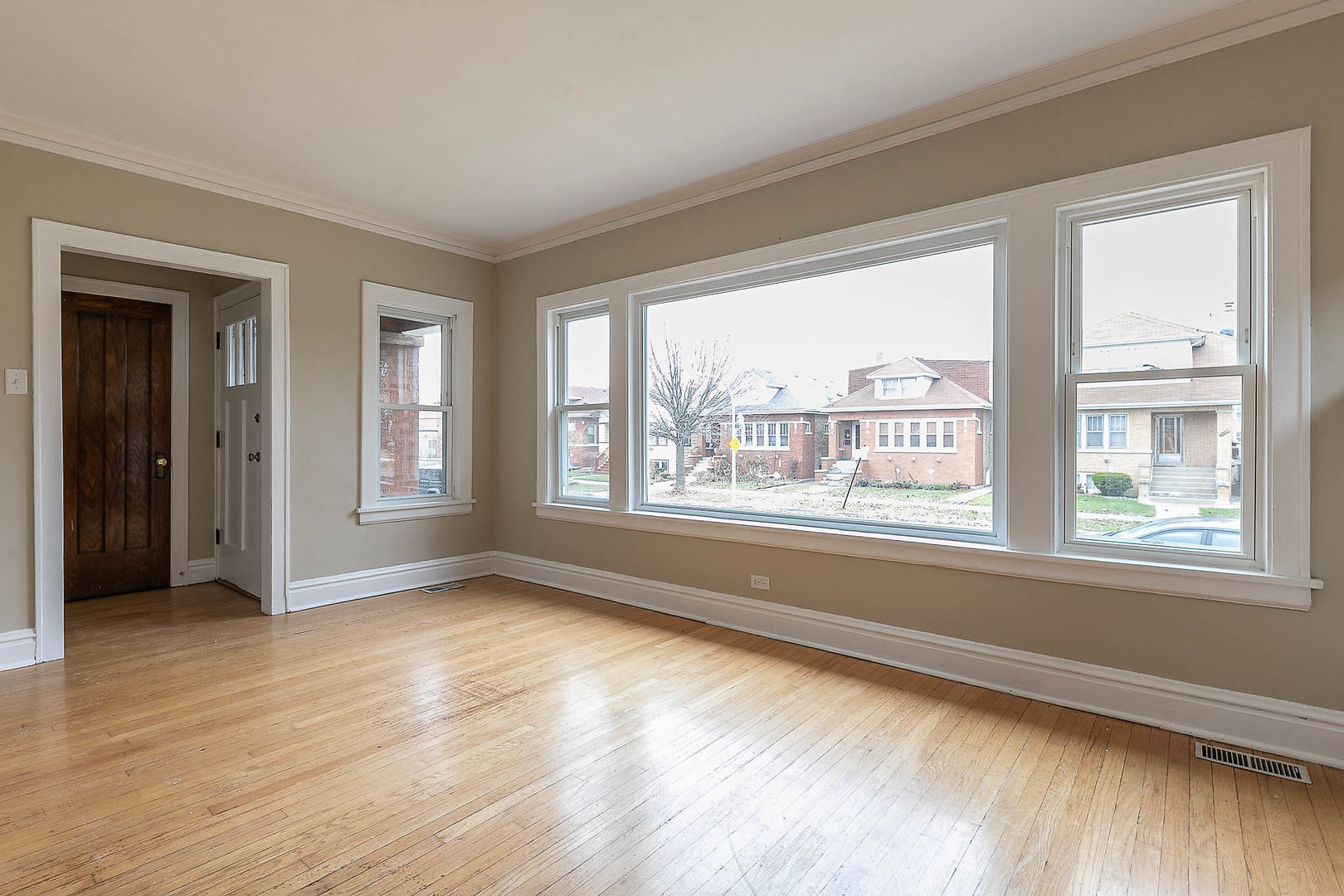 3128 North Linder Avenue Chicago, IL 60641 - Photo 3 of 37