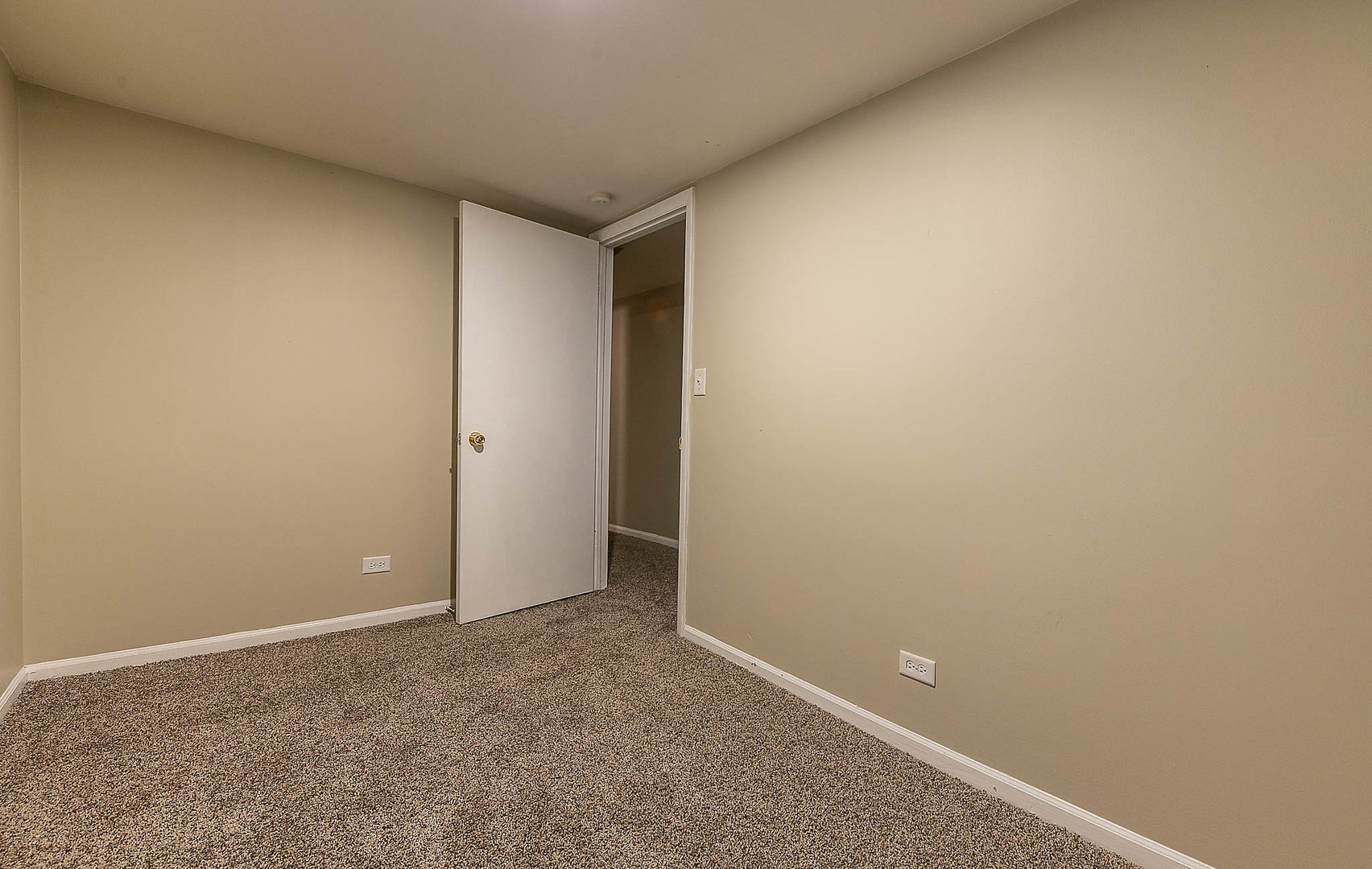 3128 North Linder Avenue Chicago, IL 60641 - Photo 33 of 37