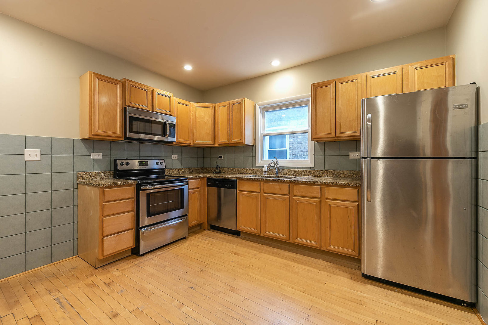 3128 North Linder Avenue Chicago, IL 60641 - Photo 10 of 37