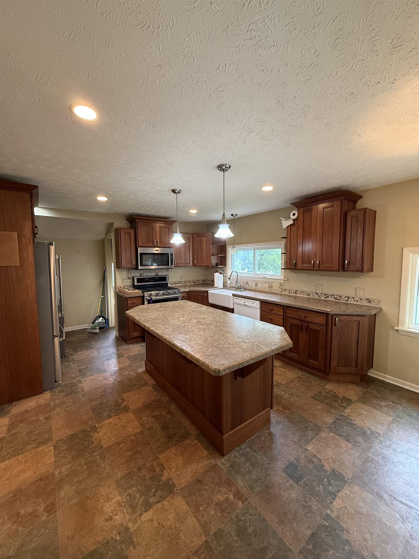 414 North Maple Street Ithaca, MI 48847 - Photo 20 of 39 1947335-88bf1e53-be8d-4bb9-93d4-d93890809196.JPG