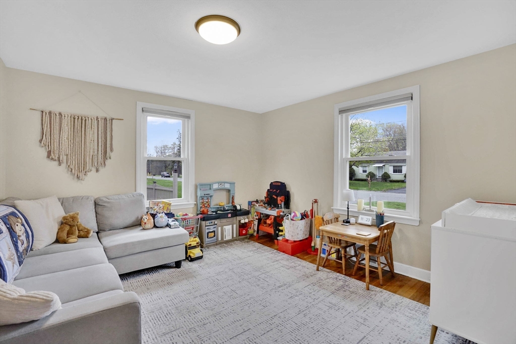 106 Maebeth Street Springfield, MA 01119 - Photo 16 of 28
