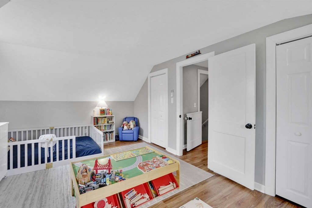 106 Maebeth Street Springfield, MA 01119 - Photo 21 of 28