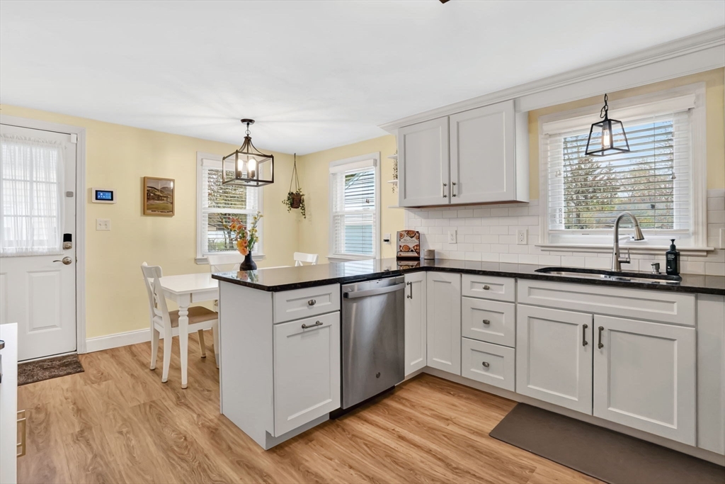 106 Maebeth Street Springfield, MA 01119 - Photo 9 of 28