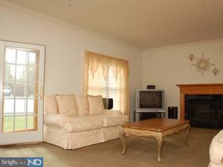 11 Bayberry Road Ewing, NJ 08618 - Photo 4 of 6