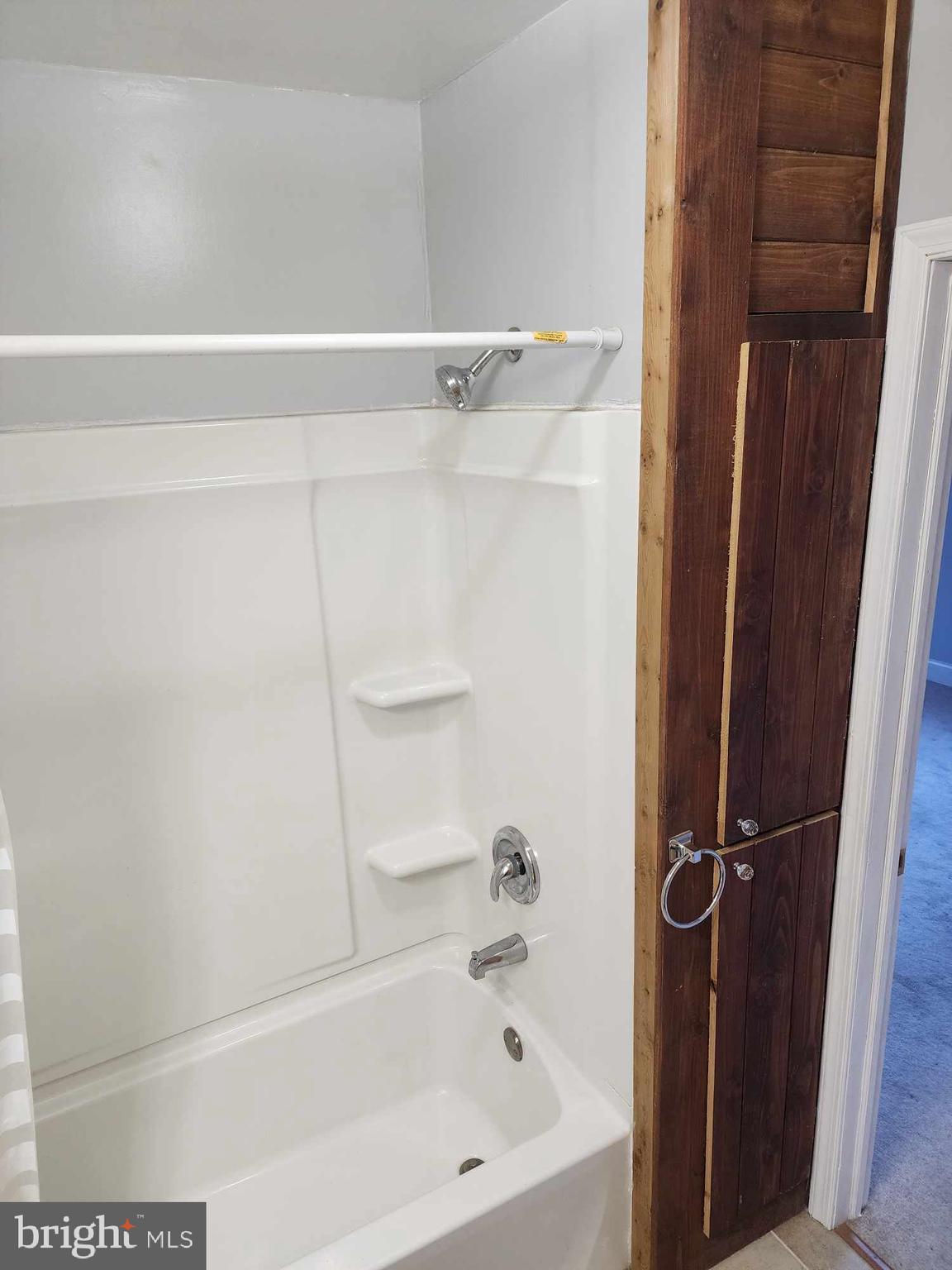 3895 Sugar Run Road Newport, PA 17074 - Photo 18 of 33 2nd Bathroom Jack & Jill to Living Room