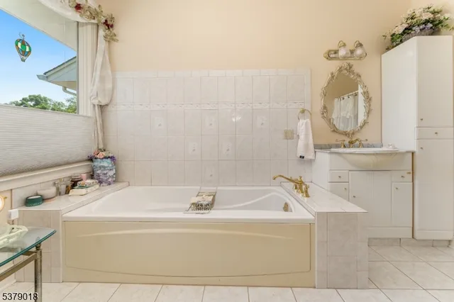 $999,025 | 80 Deer Hill Road, Lebanon, NJ 08833