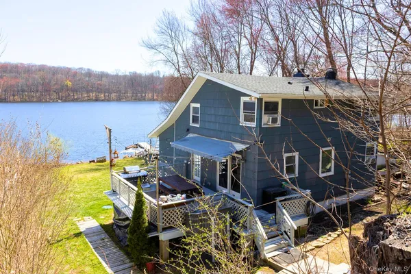 $3,800 | 451 East Main Street, Jefferson Valley, NY 10535