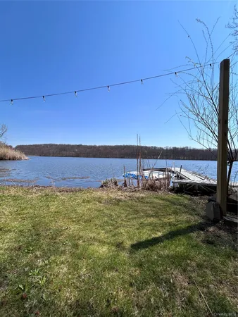 $3,800 | 451 East Main Street, Jefferson Valley, NY 10535