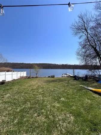 $3,800 | 451 East Main Street, Jefferson Valley, NY 10535