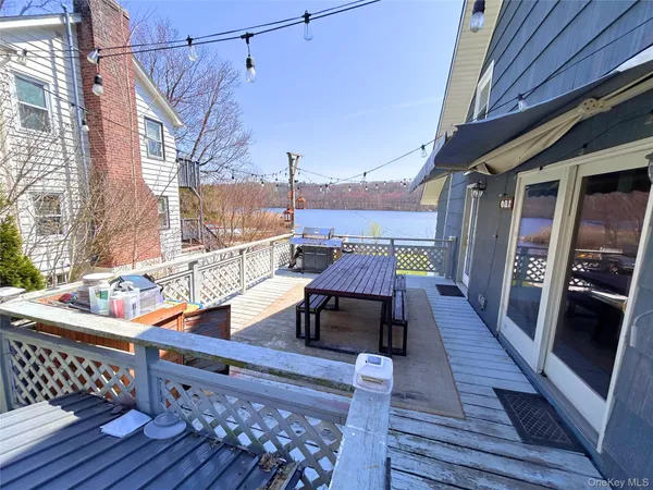 $3,800 | 451 East Main Street, Jefferson Valley, NY 10535