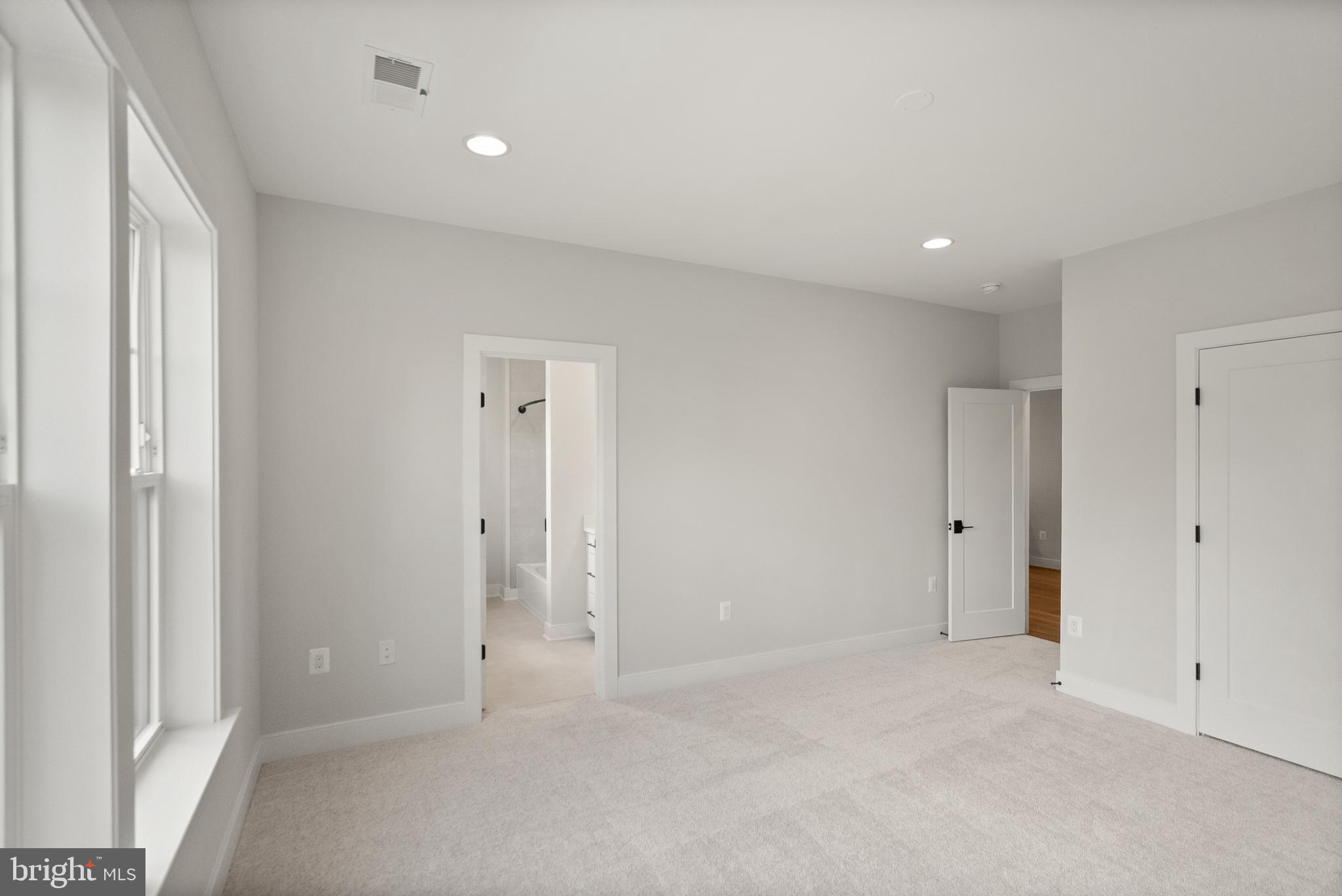 7232 Andrus Road Bethesda, MD 20817 - Photo 23 of 36 Bright and airy secondary room w/ modern finishes.