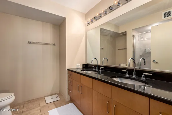 $595,000 | 4808 North 24th Street, Unit 204, Phoenix, AZ 85016