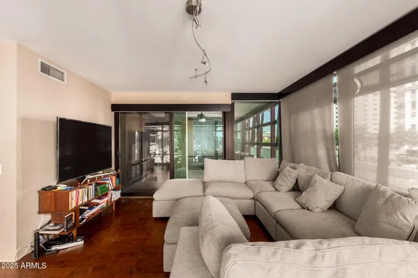 $595,000 | 4808 North 24th Street, Unit 204, Phoenix, AZ 85016