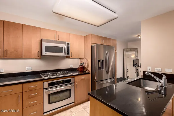 $595,000 | 4808 North 24th Street, Unit 204, Phoenix, AZ 85016