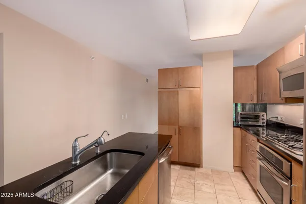 $595,000 | 4808 North 24th Street, Unit 204, Phoenix, AZ 85016