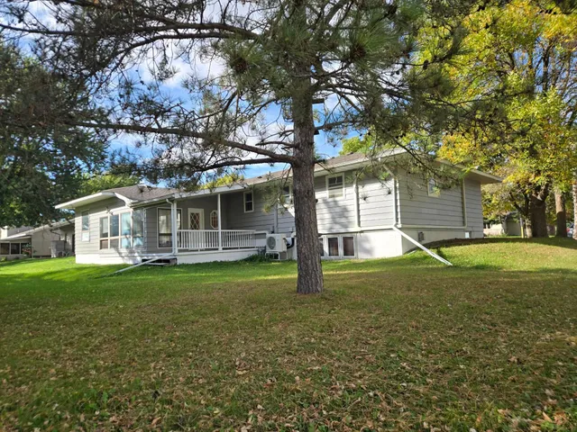 $274,900 | 416 South Street, Paynesville, MN 56362