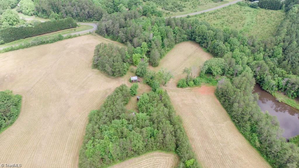 1342 Grassy Knob Road Pinnacle, NC 27043 - Photo 5 of 8