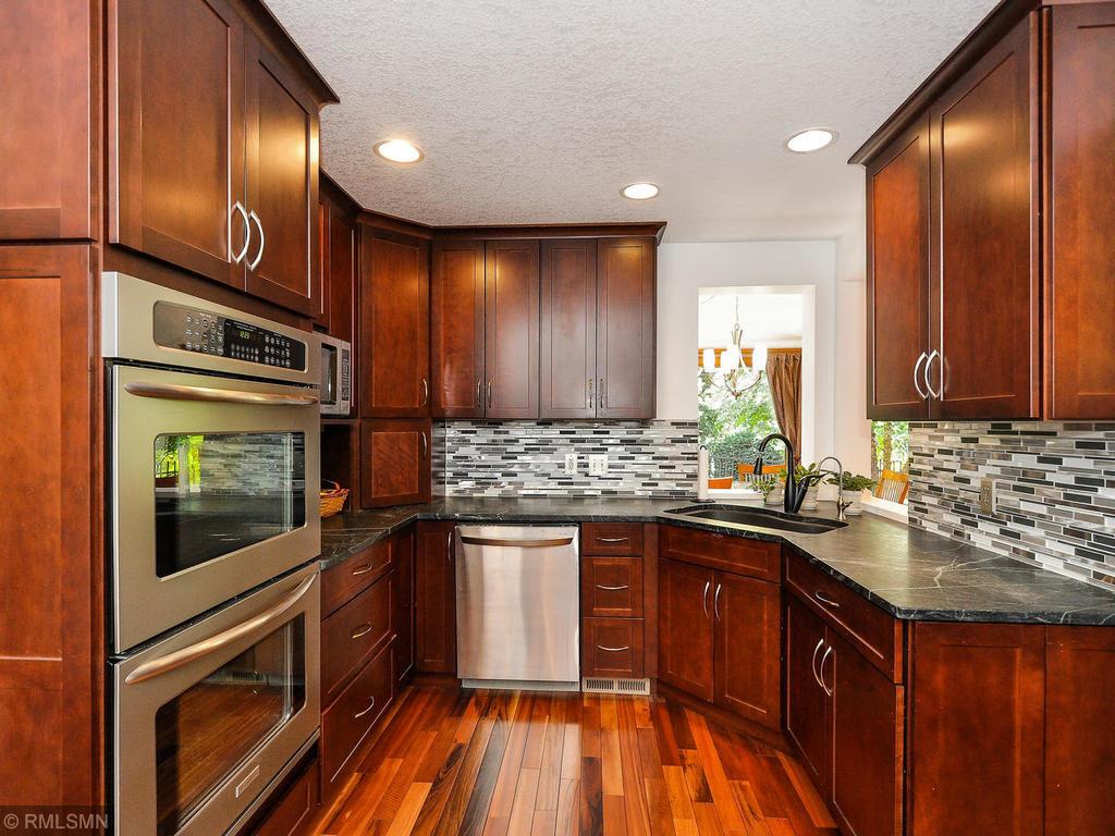 3721 Overlook Drive Bloomington, MN 55431 - Photo 14 of 57