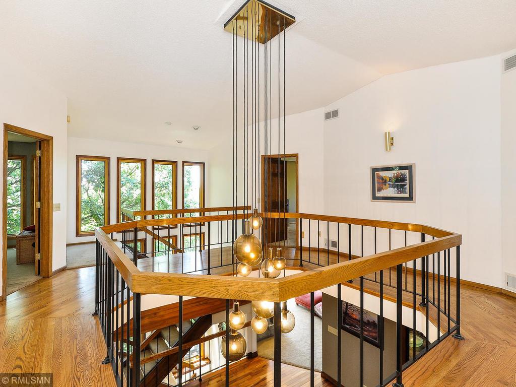 3721 Overlook Drive Bloomington, MN 55431 - Photo 23 of 57