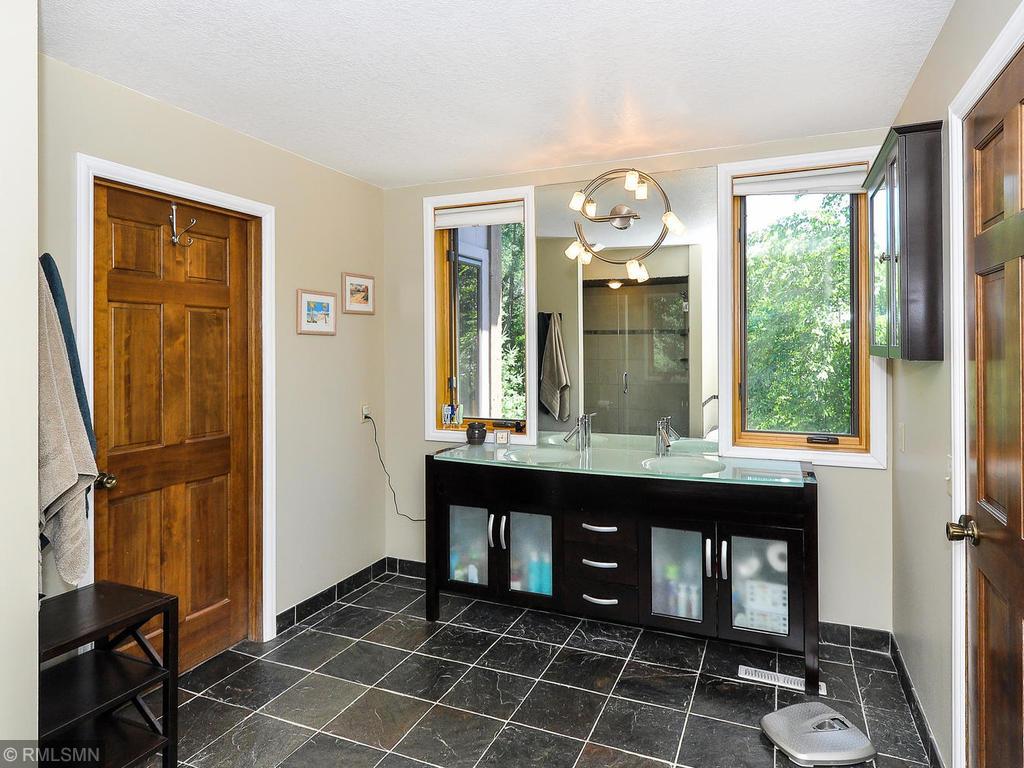 3721 Overlook Drive Bloomington, MN 55431 - Photo 27 of 57