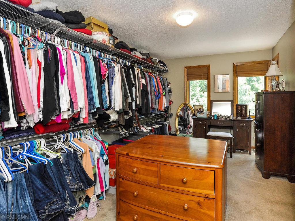 3721 Overlook Drive Bloomington, MN 55431 - Photo 29 of 57