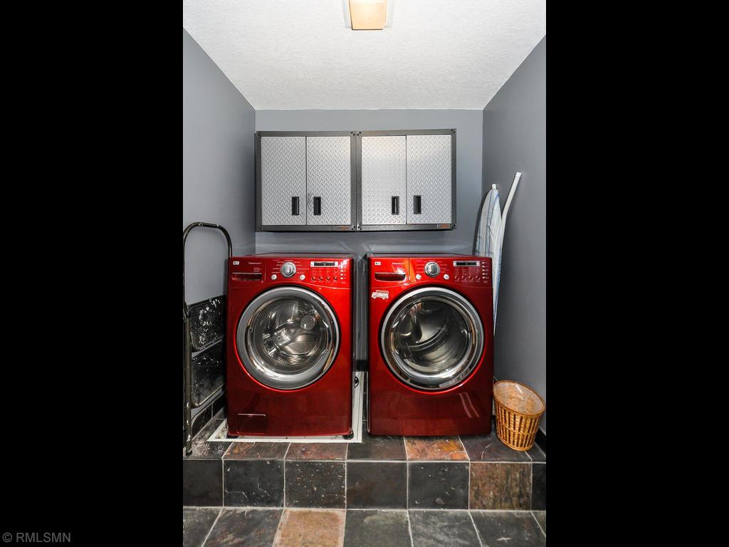 3721 Overlook Drive Bloomington, MN 55431 - Photo 30 of 57