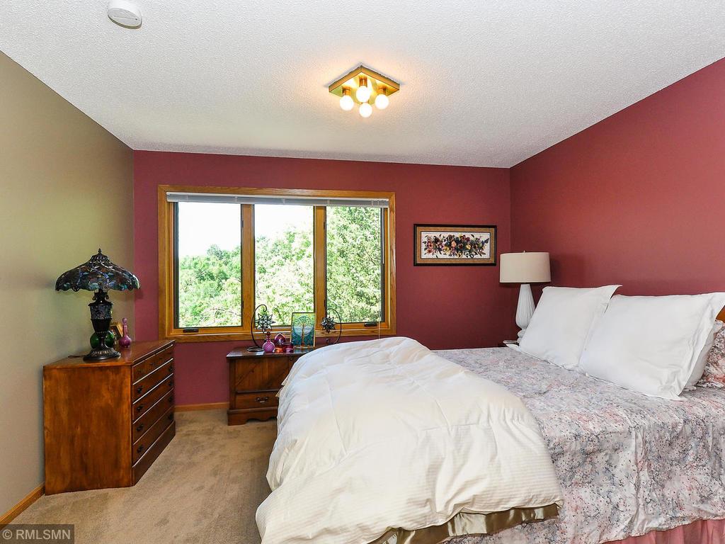 3721 Overlook Drive Bloomington, MN 55431 - Photo 32 of 57