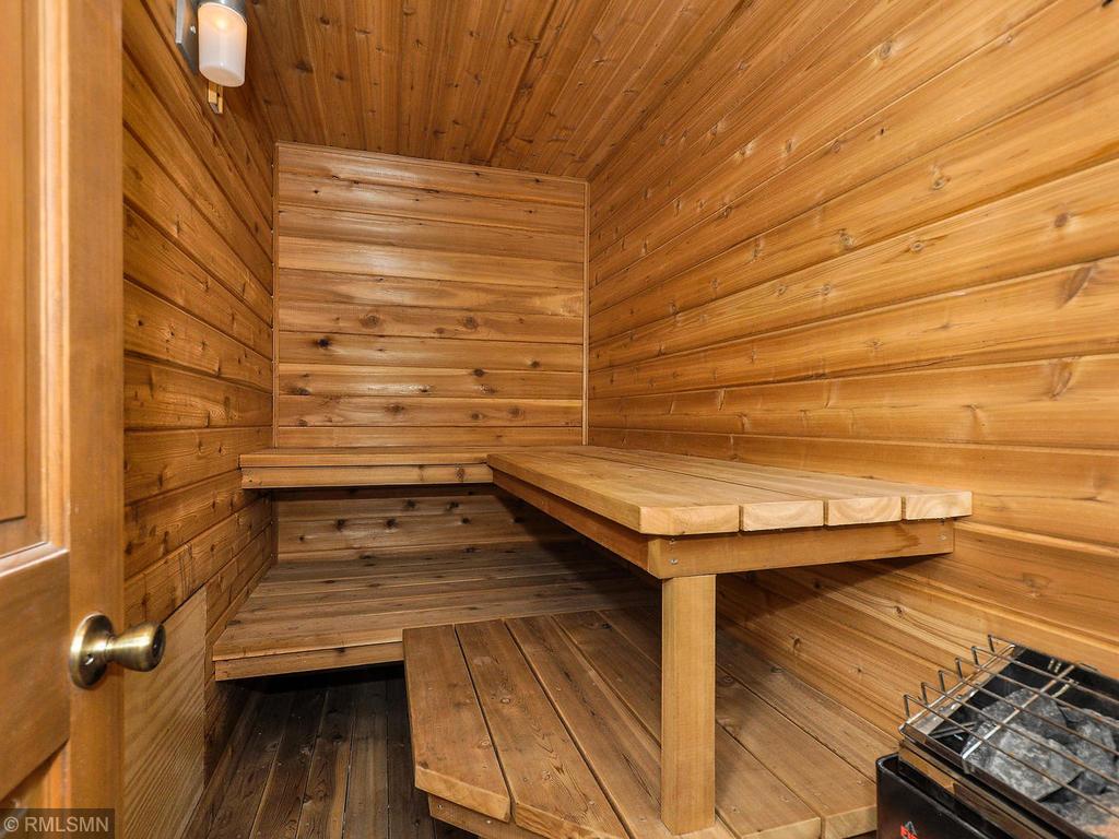 3721 Overlook Drive Bloomington, MN 55431 - Photo 40 of 57